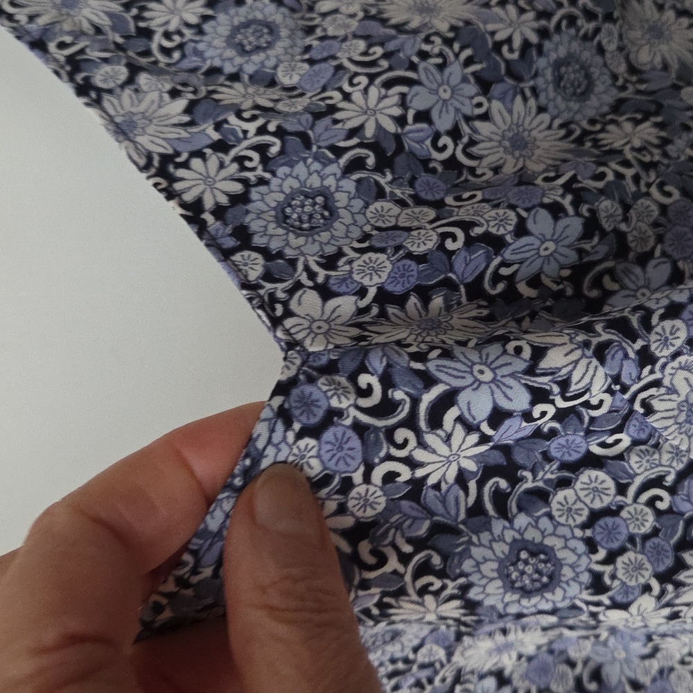 Abercrombie & Fitch Blue Floral V-Neck Cami Tank Top Sleeveless Summer Boho Sz.M - Picture 11 of 12